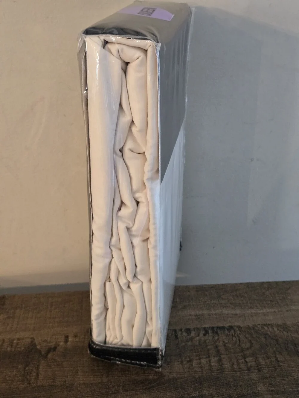 Donna Karan Collection Silk Indulgence Queen Fitted Sheet Ivory